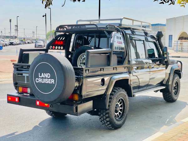 TOYOTA LAND CRUISER PICK UP