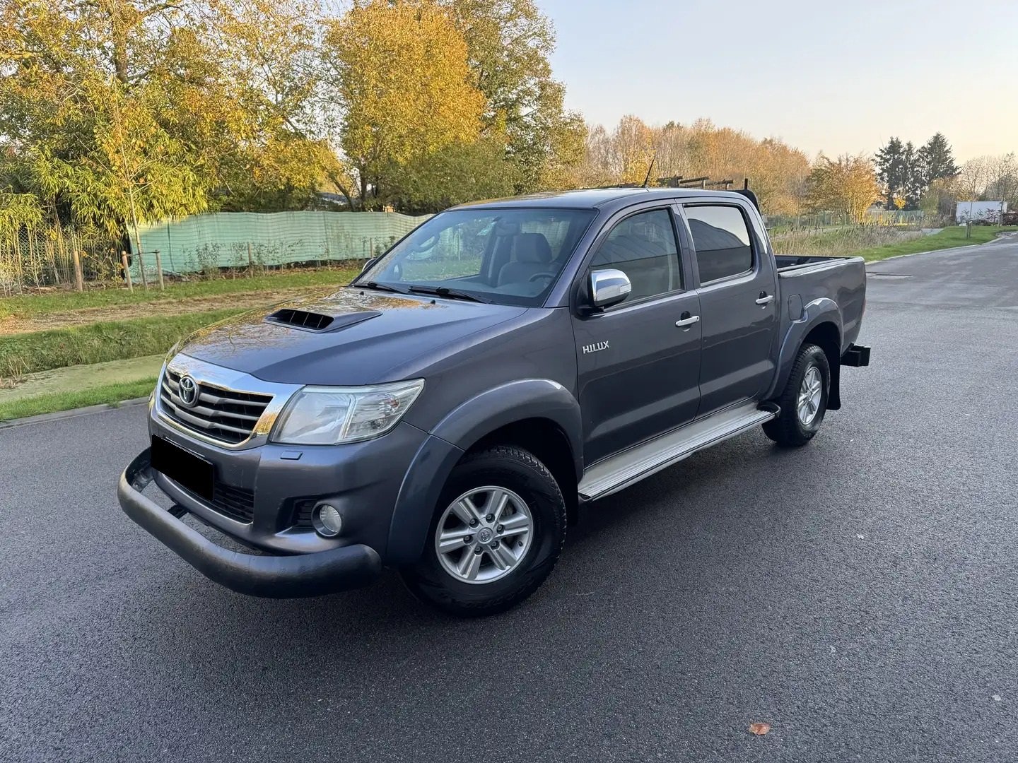 TOYOTA HILUX