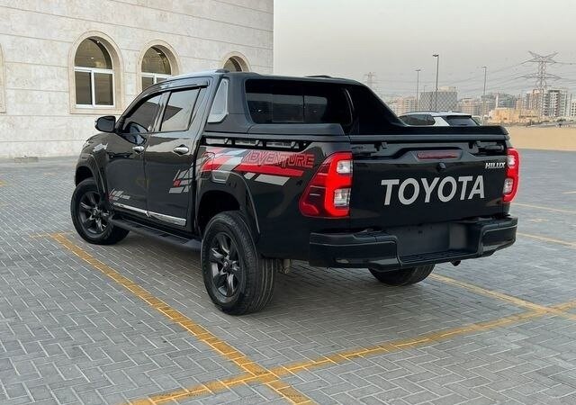 TOYOTA HILUX