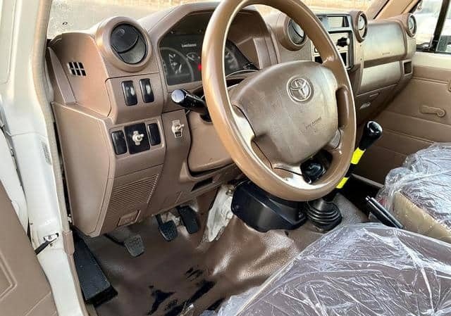 TOYOTA LAND CRUISER SINGLE CABIN