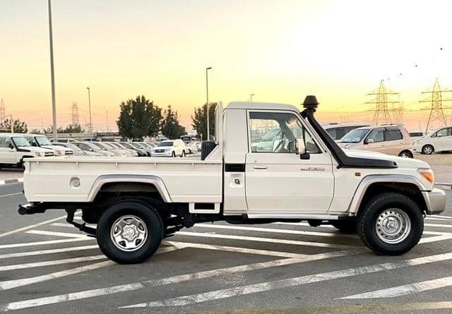 TOYOTA LAND CRUISER SINGLE CABIN