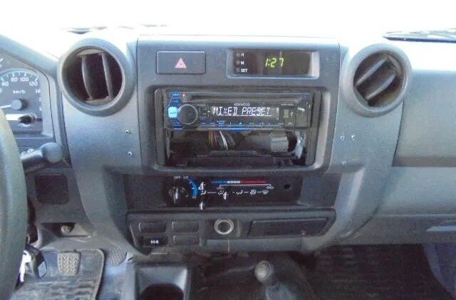 TOYOTA LAND CRUISER DOUBLE CABIN