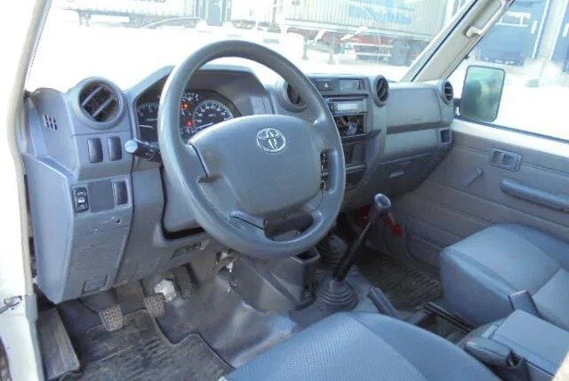 TOYOTA LAND CRUISER DOUBLE CABIN