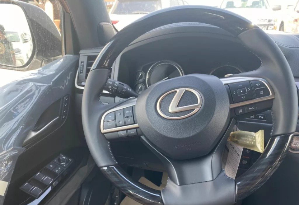 LEXUS LX 570 PLATINUM