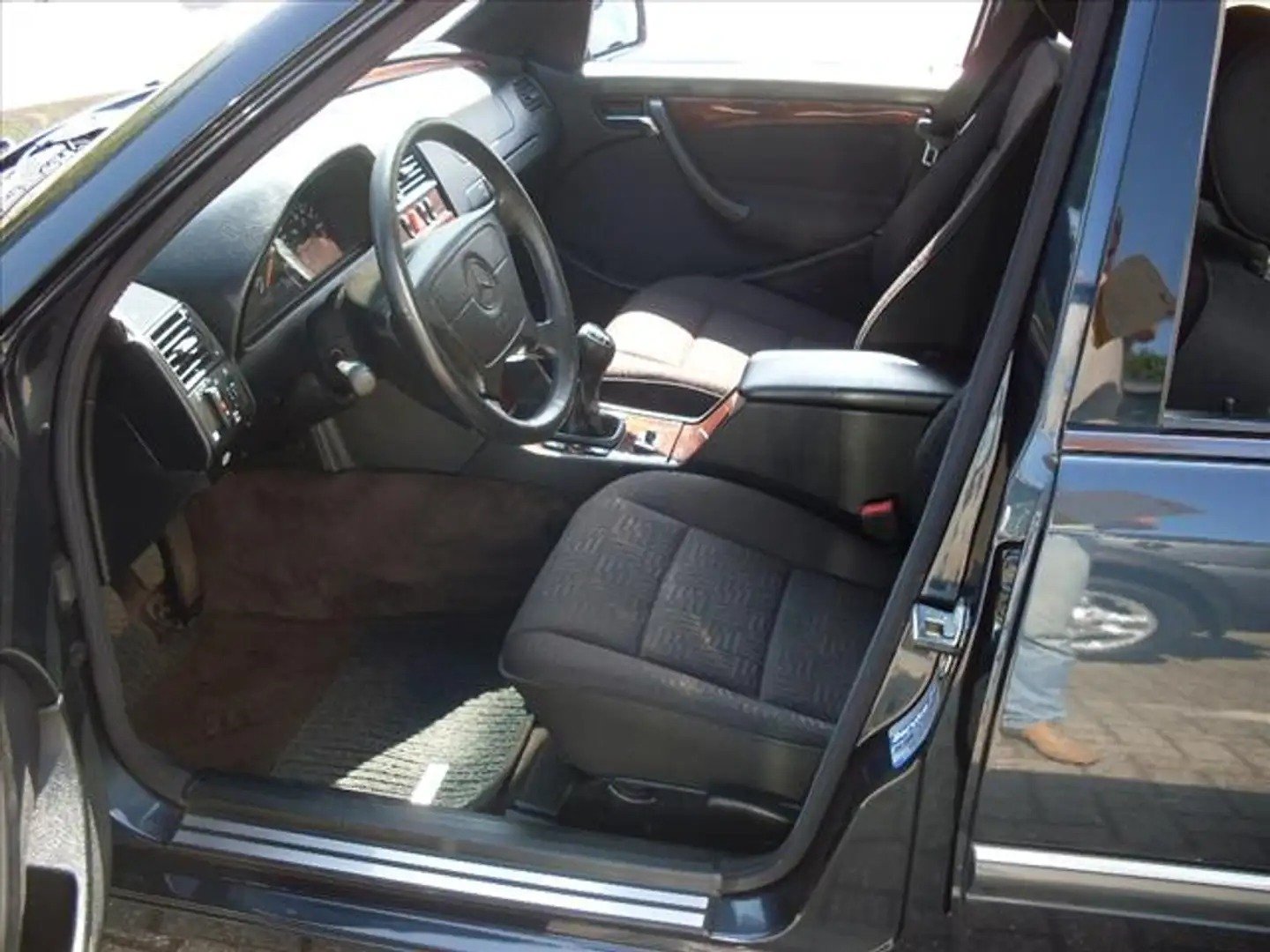 MERCEDES BENZ C-CLASS C-180