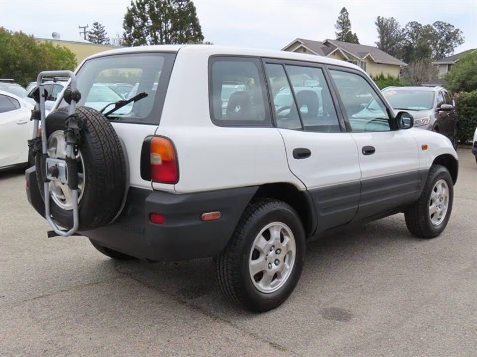 TOYOTA RAV4