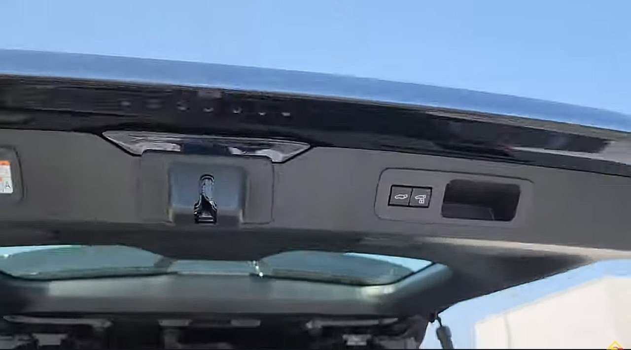 TOYOTA LAND CRUISER VXR