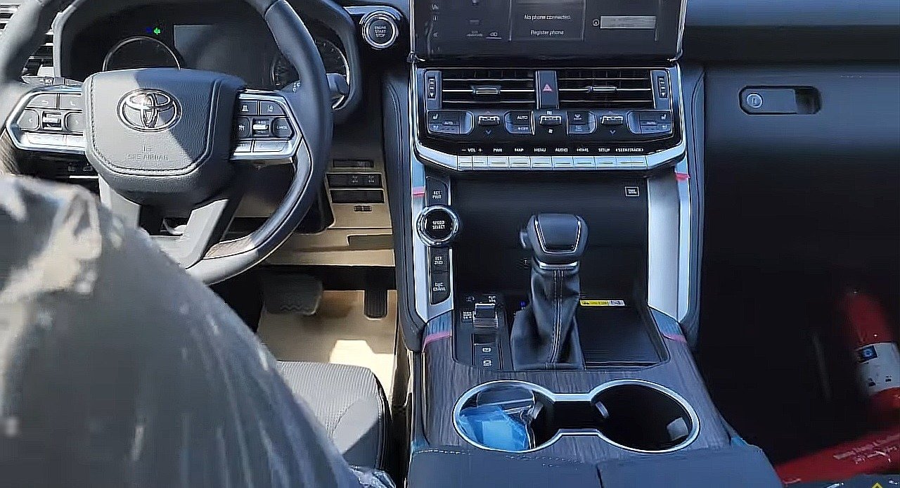 TOYOTA LAND CRUISER VXR