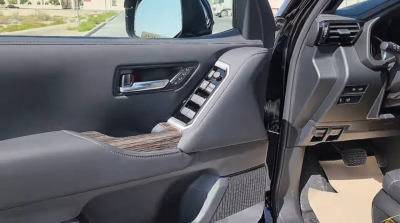 TOYOTA LAND CRUISER VXR