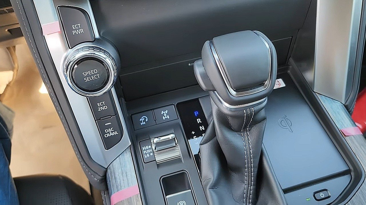 TOYOTA LAND CRUISER VXR